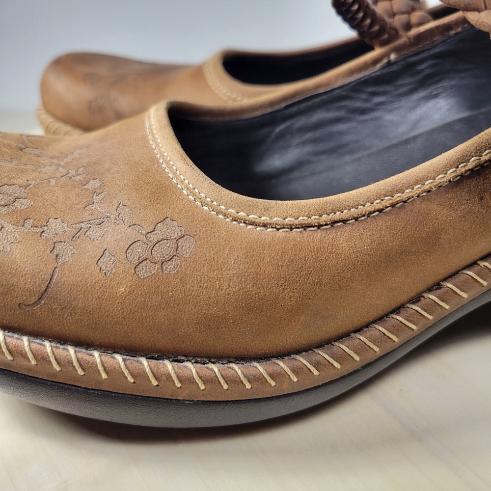 ECCO Sussex Brown Leather Floral Tooled Mary Jane Clogs Women’s size EU 39 - Picture 15 of 16